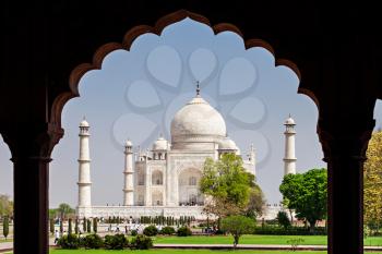 The Taj Mahal is a white marble mausoleum located in the Indian city of Agra. It is one of Seven Wonders of the World.
