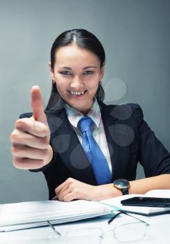 Young caucasian business woman smiling