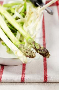 Food preparation - Peeling fresh asparagus spears