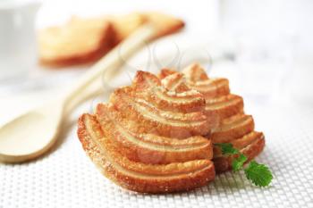 Italian pastry - Fan-shaped crispy puff pastries