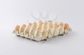 packaging of thirty fresh eggs