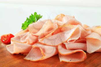 Thin slices of ham made from chicken breast meat