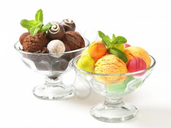 Ice cream coupes with chocolate truffles and fruit-flavored pralines