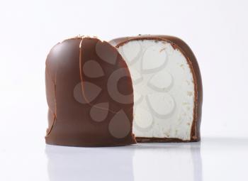 Marshmallow coated in milk chocolate