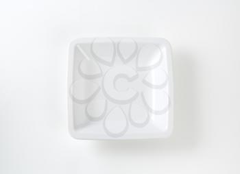 Plain white porcelain square bowl with rim