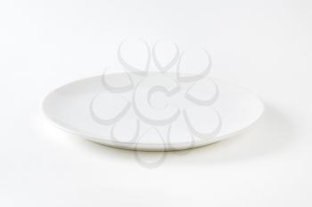 Coupe shape white dinner plate