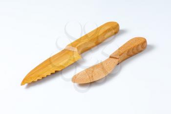 wooden knife and butter spreader