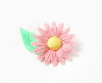 edible wafter paper daisy flower with leaf