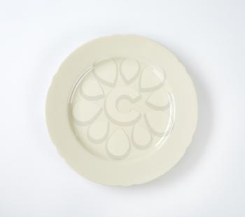 Round bone white porcelain plate