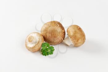 Raw cremini mushrooms (Roman brown mushrooms)