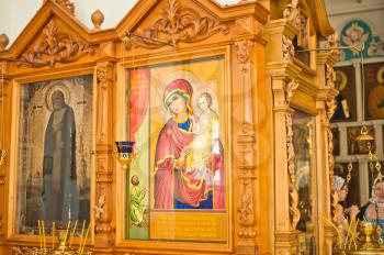 Types of vnetrenny beauty of decorative works of art of church.