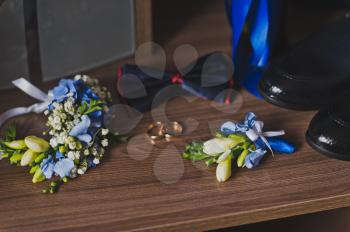 Original jewelry made of flowers and mens accessories.