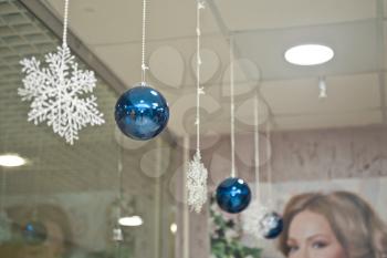 Jewelry stores for the holidays to attract buyers.
