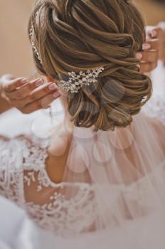Large photo of the wedding hairstyle girls.
