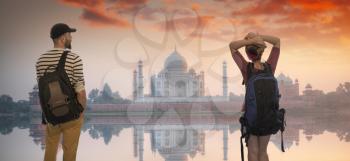 A married couple travels through India. Taj Mahal . Agra, Uttar Pradesh.