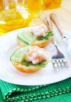 avocado with shrimps