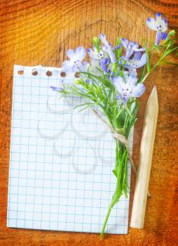 note and flowers