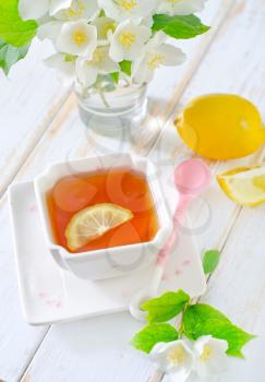 jasmin tea with lemon