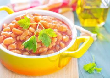 beans with tomato sauce