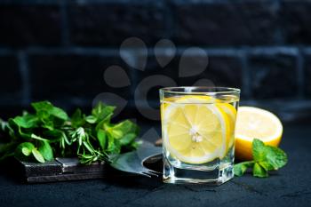  drink with lemon and lime, detox drink