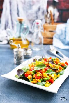 salad with corn and green peas, fried corn and peas
