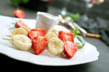 canape with strawberry and banana, fresh fruits, diet food