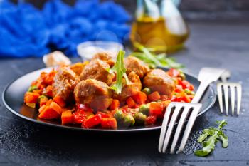 vegetables with tomato sauce and meat balls 