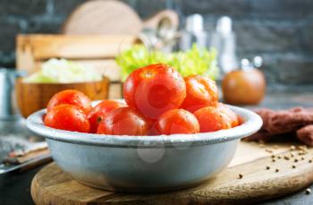 fresh red tomatoes in metal bowl, tomato for salad