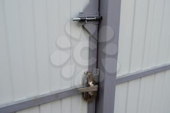 Latch on gate and the lock with the handle. A design for locking of gate from within.