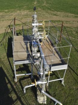 Oil well. The equipment and technologies on oil fields.