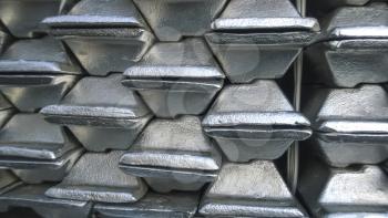 Aluminum ingots. Transportation of aluminum for export.