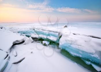 Ice and horizon. Composition of nature.
