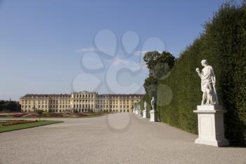 Vienna, Austria - July 06 2018: Schonbrunn palace (Schloss Schönbrunn) and the park with a blue sky and clouds– Stock Editorial Photo