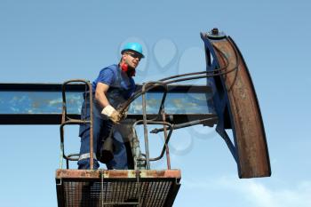 worker working in the oil field