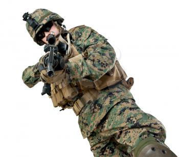 US soldier aiming his rifle