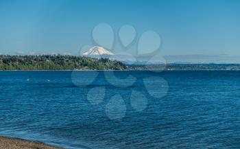 Mount Rainier can be seen acroos the Puget Sound.