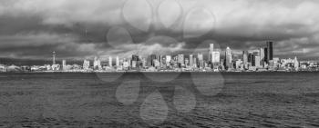 Panoramic shot of the Seattle skyline on a clear day.