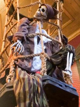 Pirates dead with skull and bones Halloween decoration