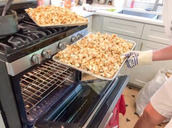 making carmel popcorn at home baking in oven